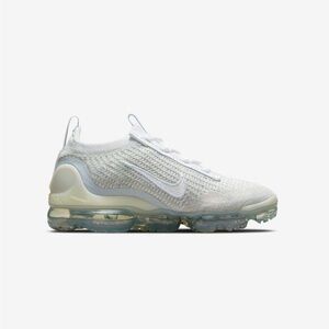women’s white nike vapor max